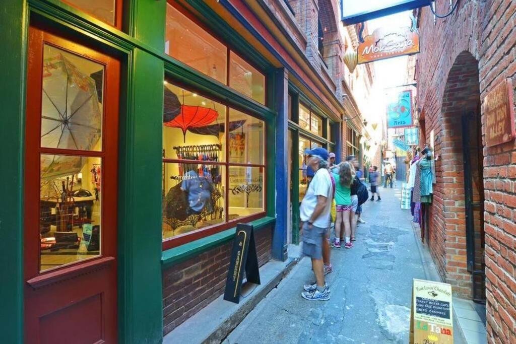 Clean 3Rd Floor Executive 1 Bedroom Apt In Old Town China Town Victoria Exteriör bild