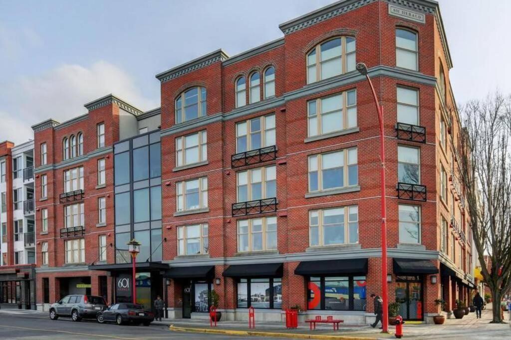 Clean 3Rd Floor Executive 1 Bedroom Apt In Old Town China Town Victoria Exteriör bild