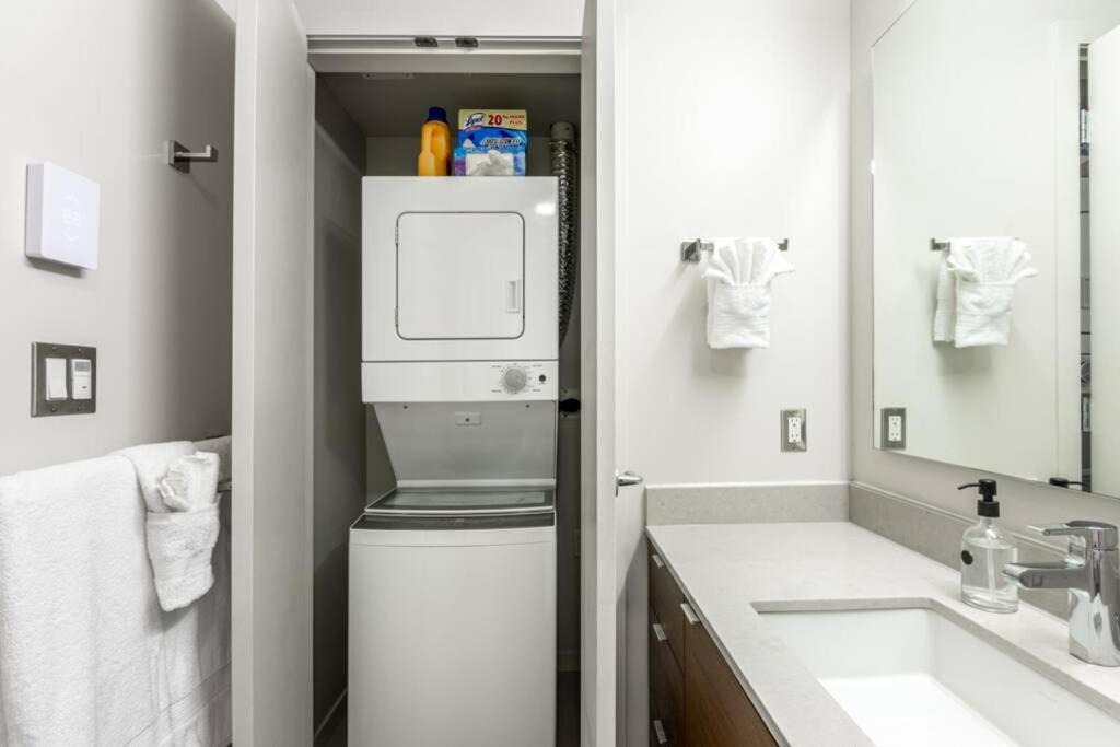 Clean 3Rd Floor Executive 1 Bedroom Apt In Old Town China Town Victoria Exteriör bild