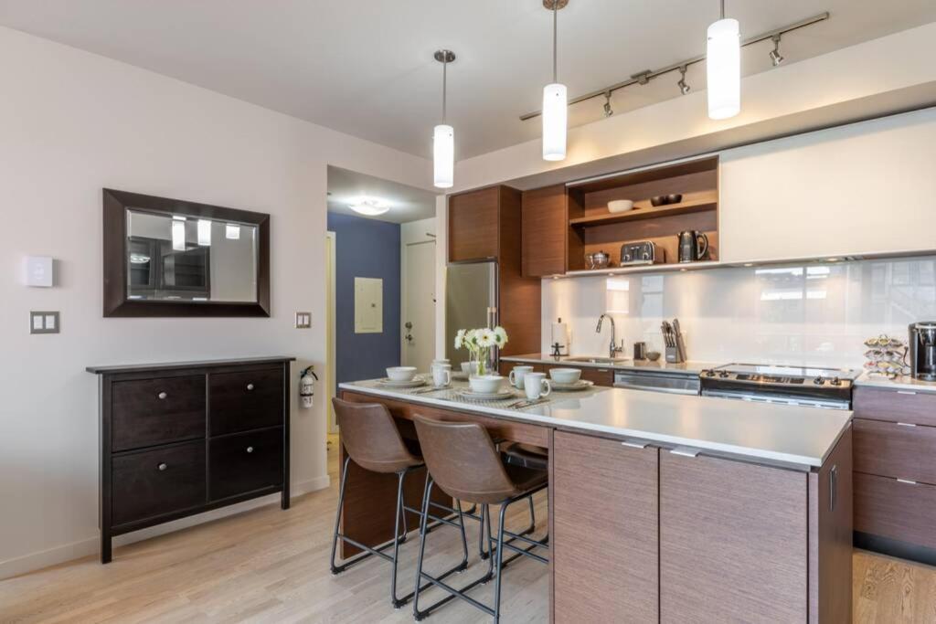 Clean 3Rd Floor Executive 1 Bedroom Apt In Old Town China Town Victoria Exteriör bild